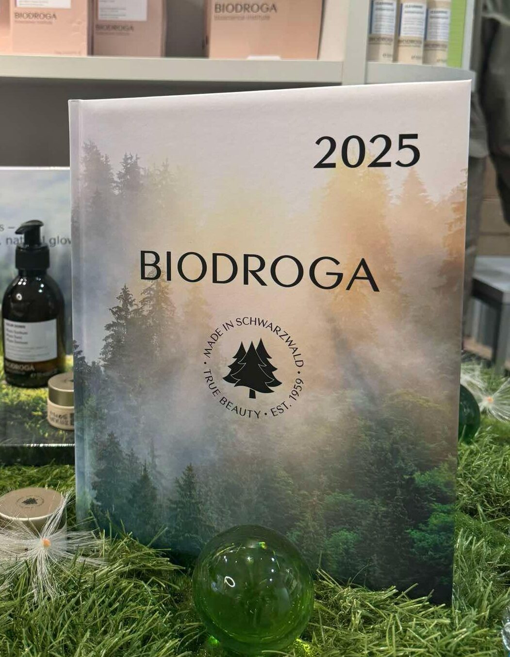 BIODROGA CALENDAR BOOK 2025